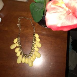 Francesca’s Collections Statement Necklace🥂